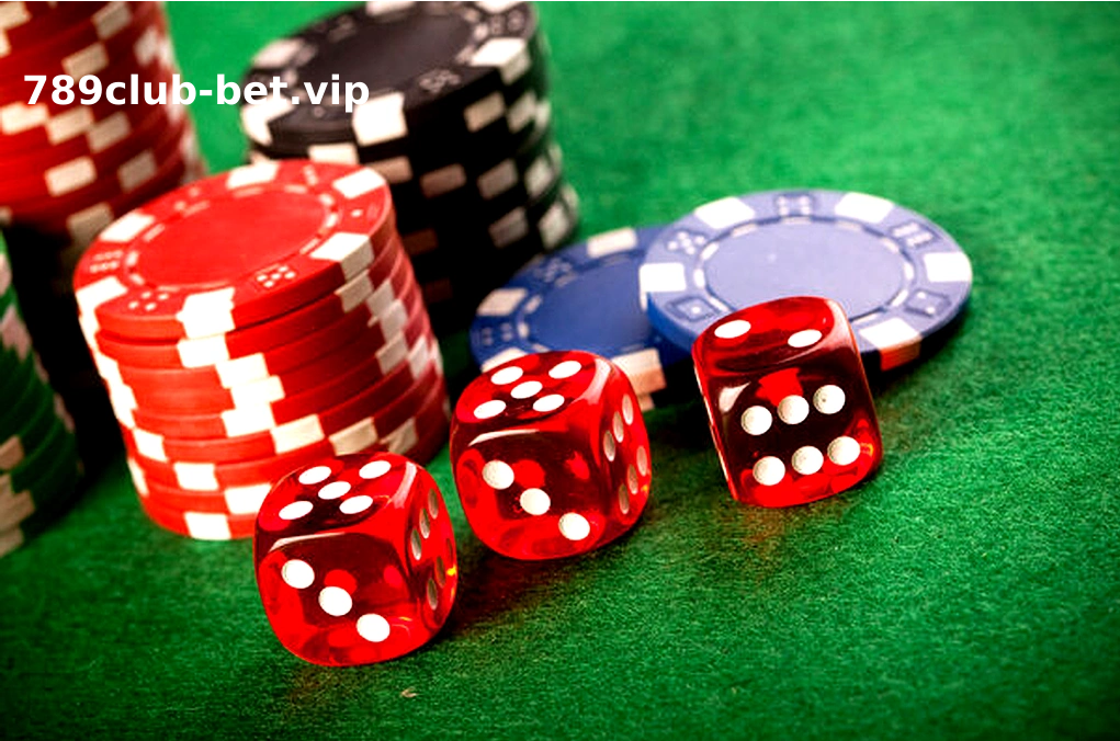 Hình minh họa của Bảng so sánh xì tố và poker